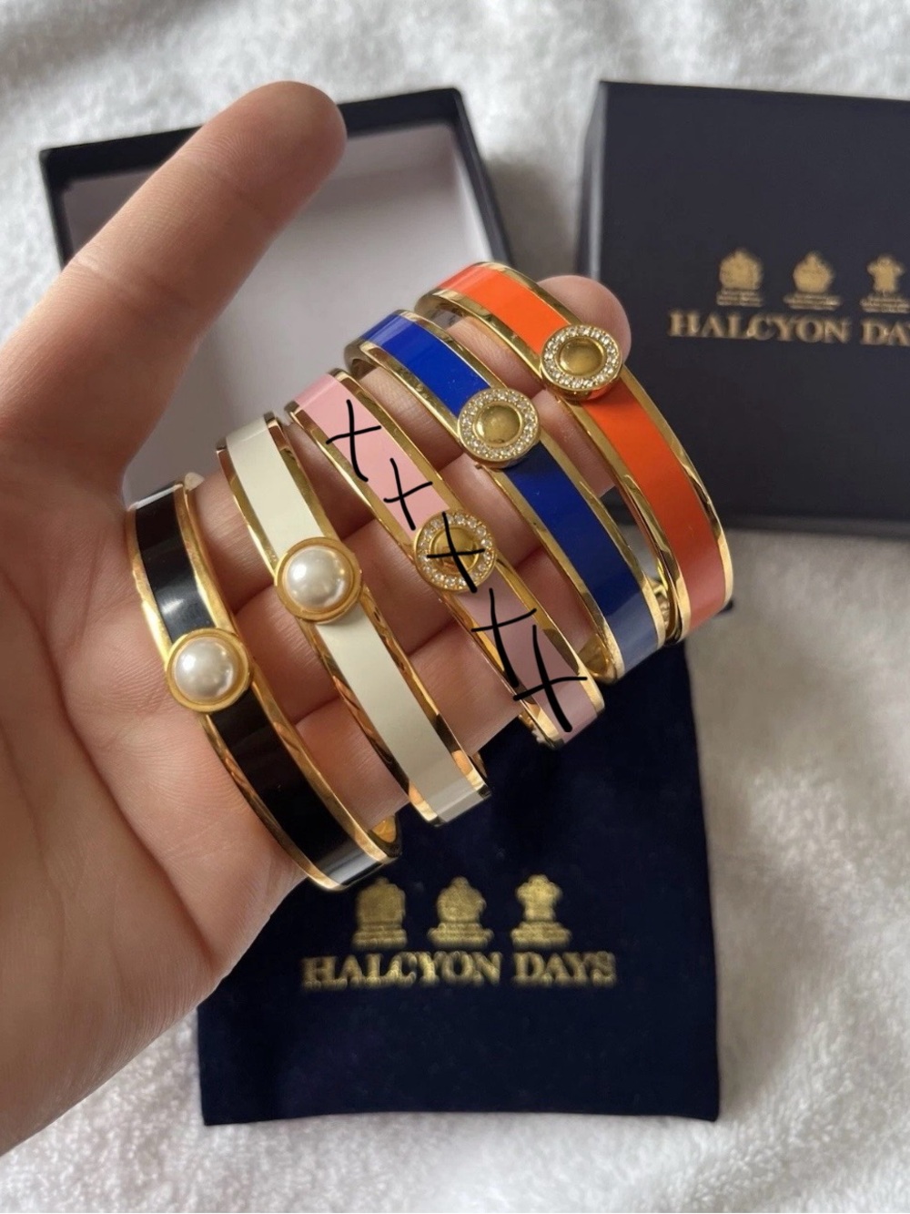 (ONE) Halcyon Days Enamel and Gold-Trim Bangle Bracelet